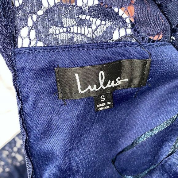 Lulus trumpet floor length gown fully lined with lace overlay sz S - Picture 11 of 15